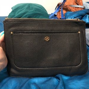 Skinny black crossbody